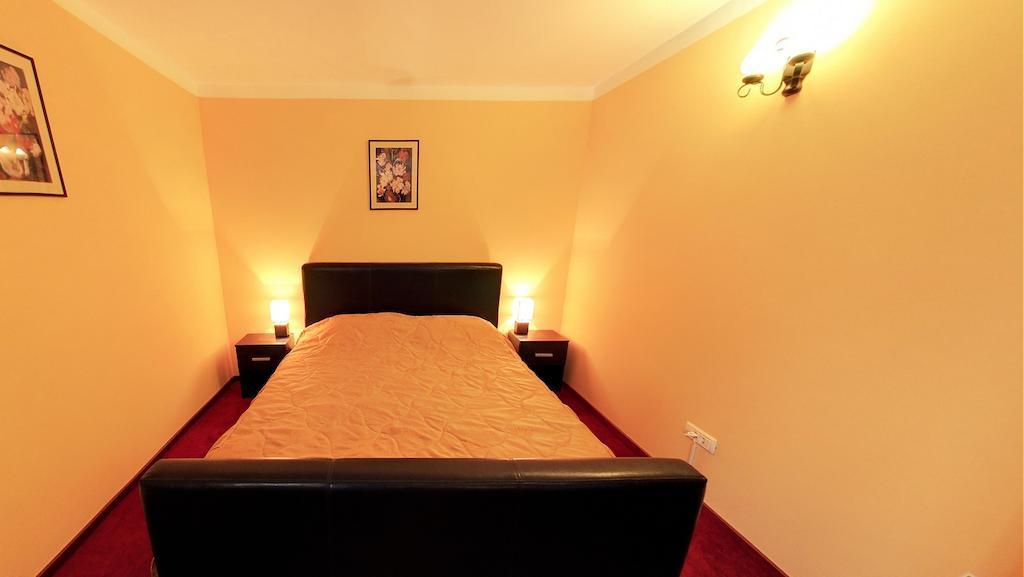 La Storia Guest House Piteşti Exteriör bild