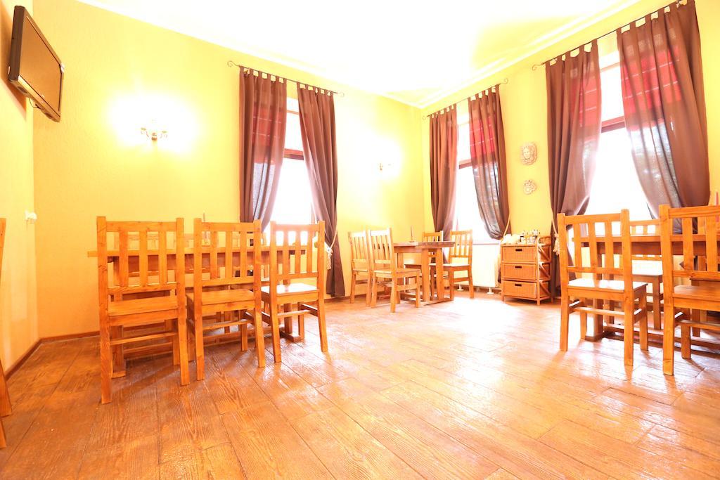 La Storia Guest House Piteşti Exteriör bild