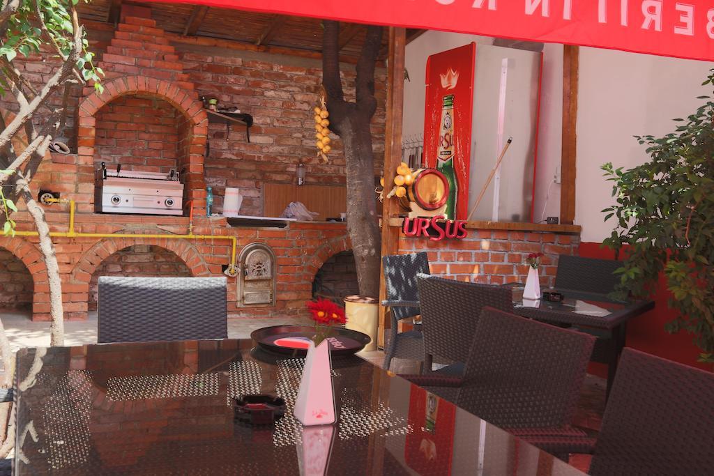 La Storia Guest House Piteşti Exteriör bild