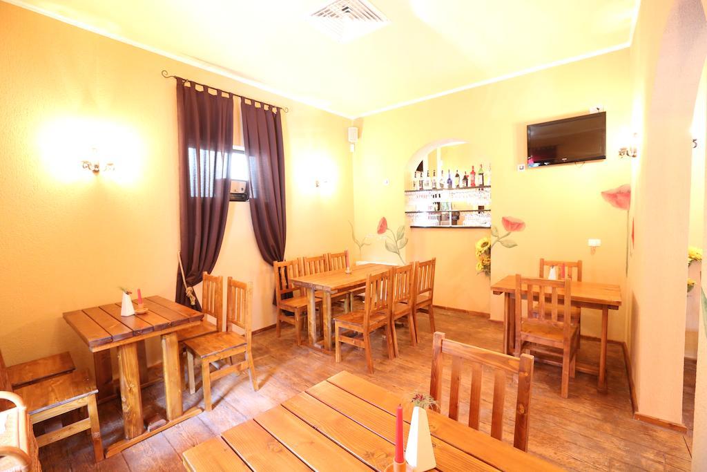 La Storia Guest House Piteşti Exteriör bild